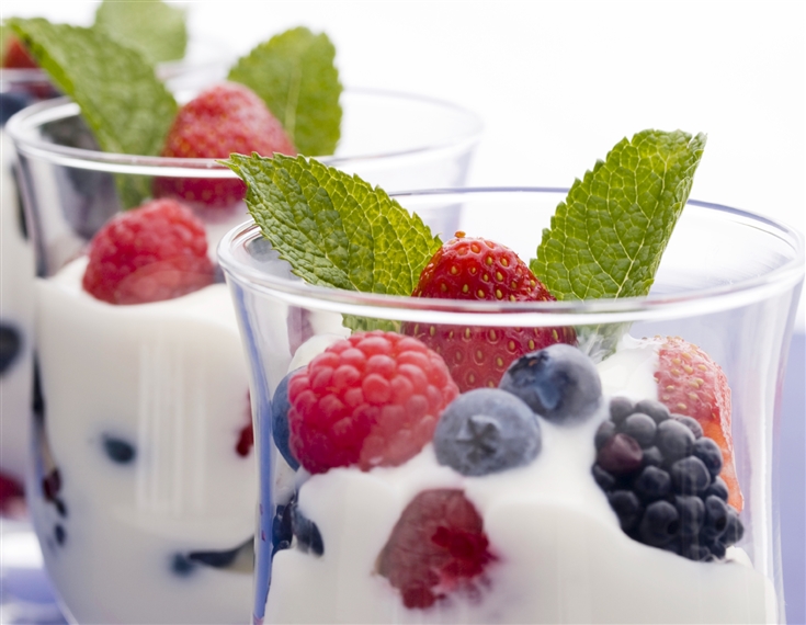 as-vantagens-de-comer-frutas-com-iogurte-2