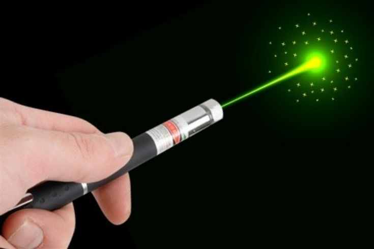 ponteiros-laser-causam-danos-irreversiveis-na-visao-2